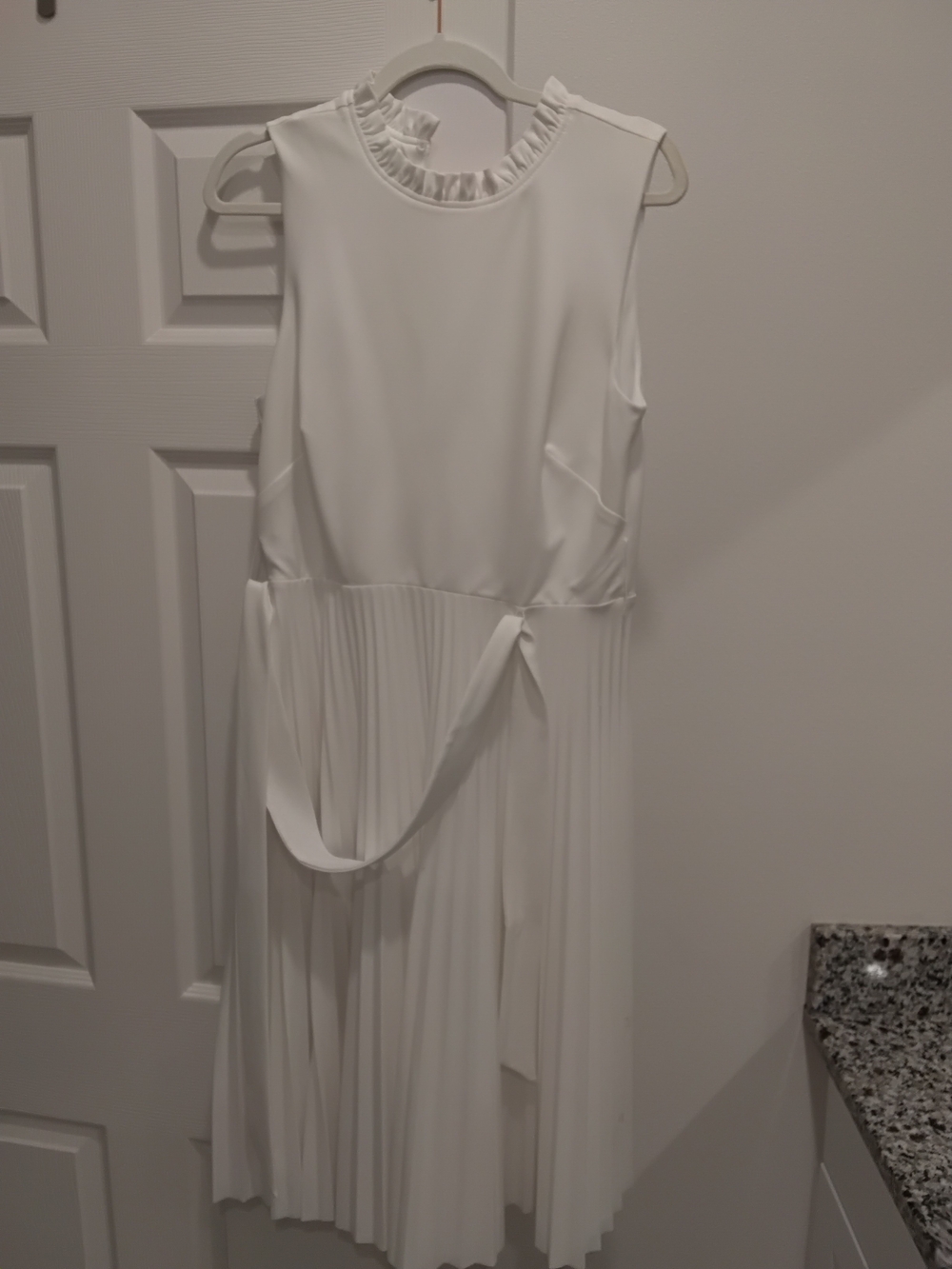 Sleeveless White Pleated Midi Dress with Ruffled Neck